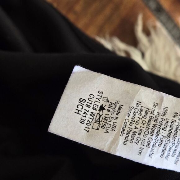 Windsor Black Criss Cross Crop Top - Picture 7 of 7